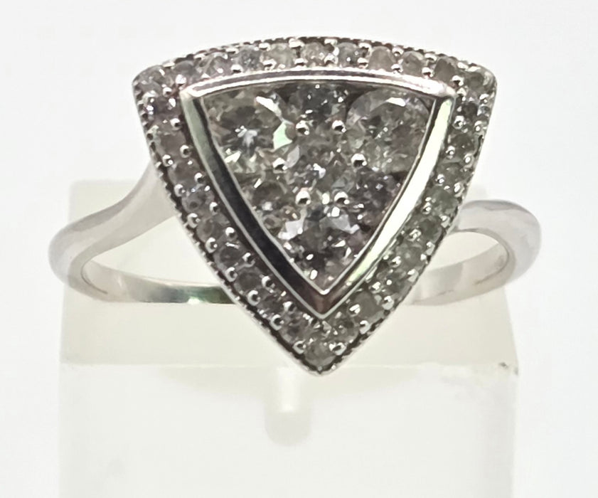 2847 Vintage: 9ct White Gold 37 natural Sparkling Diamonds (1ct)  Dress Ring