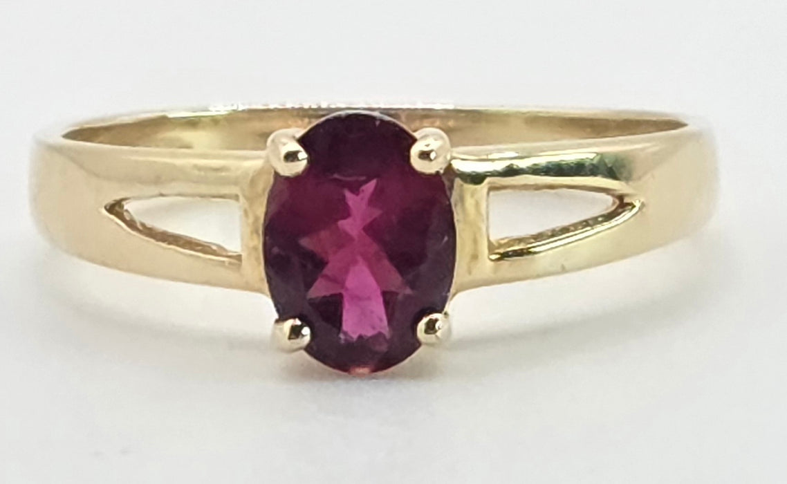 3086: Vintage 9ct Gold Rubellite Solitaire Ring