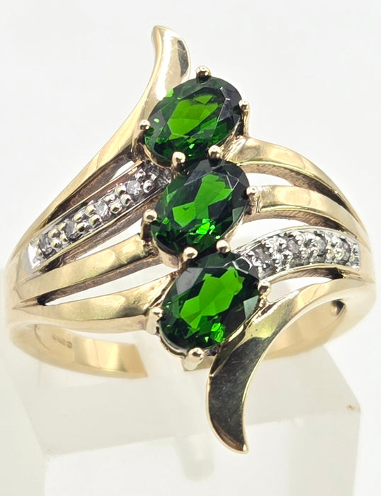 3089 Vintage 9ct Gold Green Garnets Diamonds Cocktail Ring
