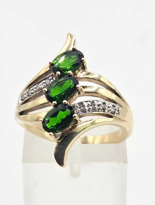 3089 Vintage 9ct Gold Green Garnets Diamonds Cocktail Ring