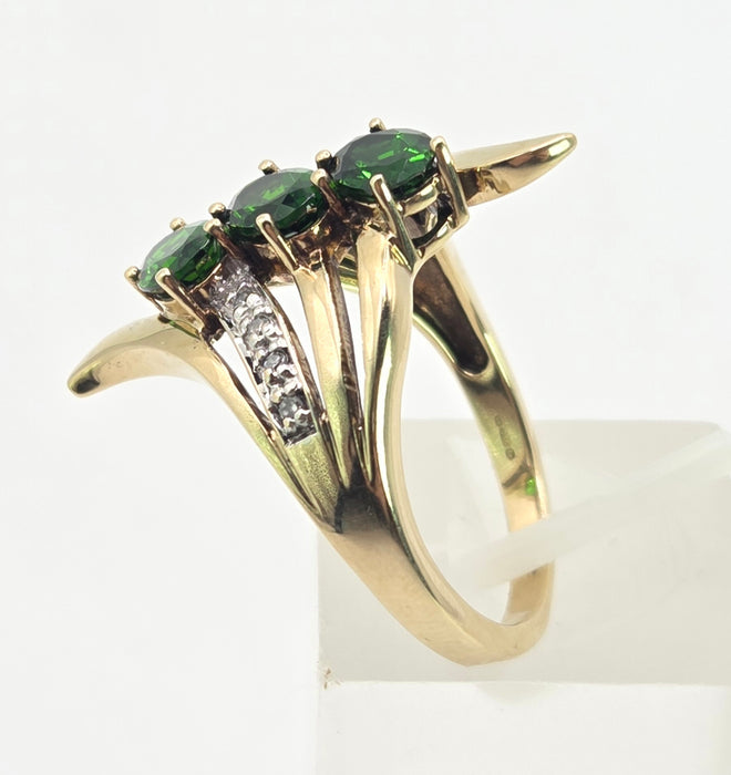 3089 Vintage 9ct Gold Green Garnets Diamonds Cocktail Ring