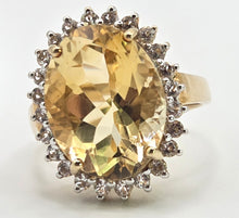 Load image into Gallery viewer, 3108: Vintage 9ct Gold Topaz Cocktail  Cluster Ring- Statement
