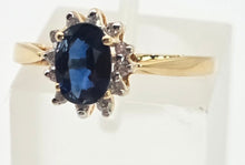 Load image into Gallery viewer, 3118: Vintage &amp; Petite 18ct Gold Cornflower Blue Sapphire 12 Diamonds Cluster Ring
