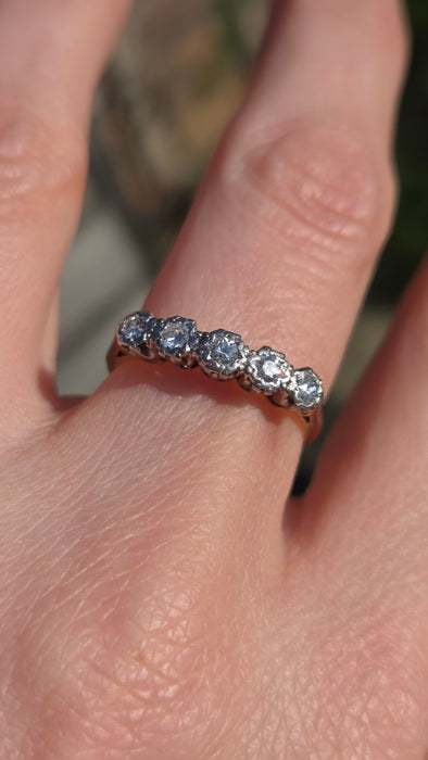 3022: Antique 18ct Gold 5-Stone Diamonds Ring