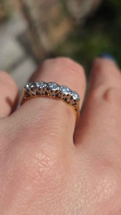 3022: Antique 18ct Gold 5-Stone Diamonds Ring