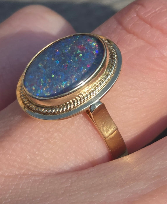 3131: Vintage 14ct Gold  Cabochon-Cut Australian Opal