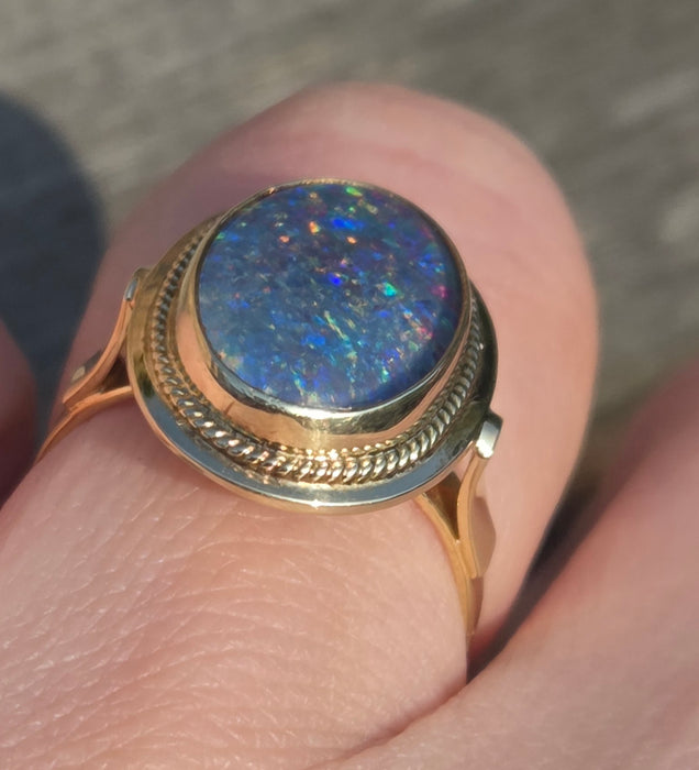 3131: Vintage 14ct Gold  Cabochon-Cut Australian Opal