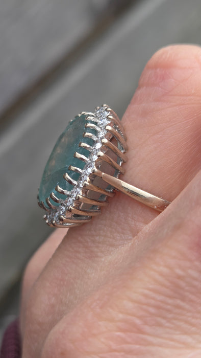 2924: Vintage 18ct Gold Rare Mint Green Emerald(6.5ct) Diamonds (1.20ct) Cocktail Cluster