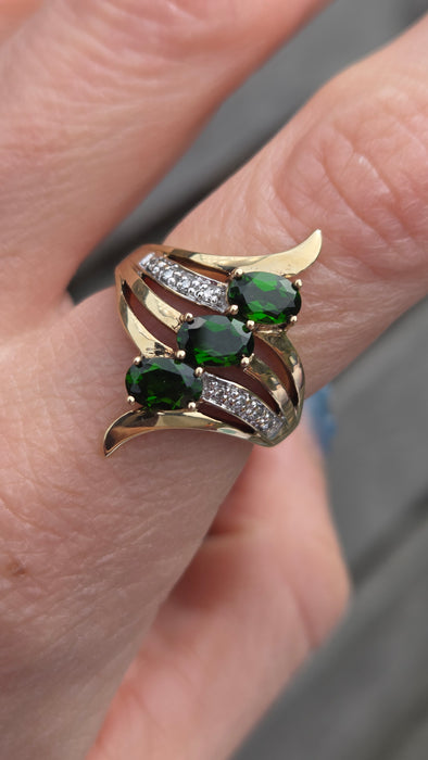 3089 Vintage 9ct Gold Green Garnets Diamonds Cocktail Ring