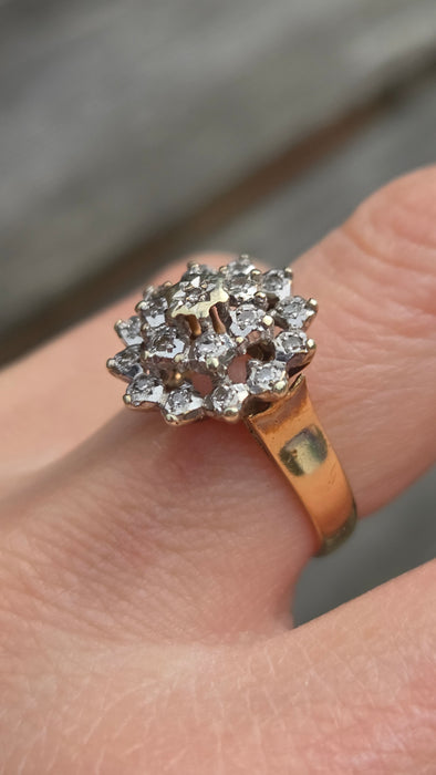 3023: Vintage 9ct Gold 19 Natural Sparkling Diamonds Floral Cluster Ring- From 1982