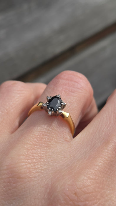 6472 Vintage:18ct Gold Australian Blue Sapphire 6 Diamonds Cluster Ring