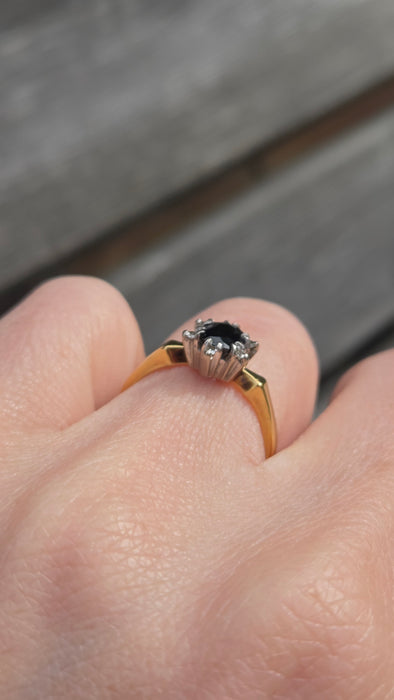 6472 Vintage:18ct Gold Australian Blue Sapphire 6 Diamonds Cluster Ring
