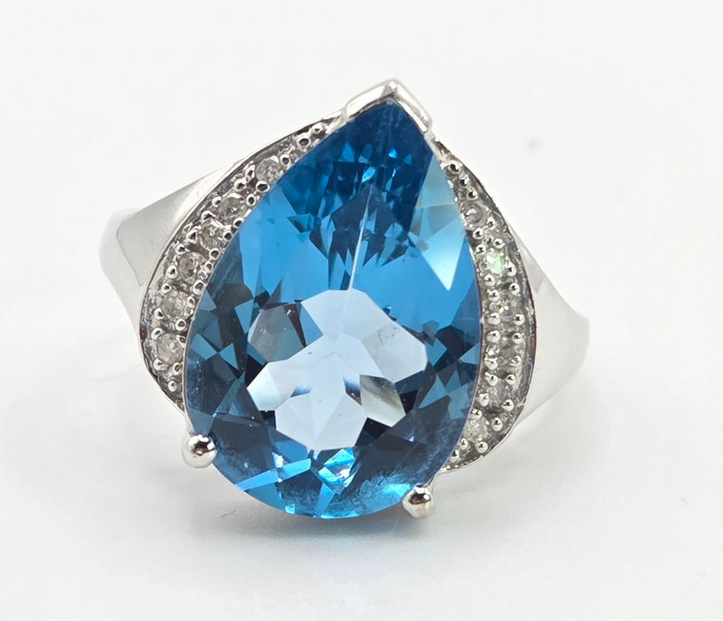 3111 Vintage: 9ct White Gold Blue Topaz & Diamond Cocktail Ring
