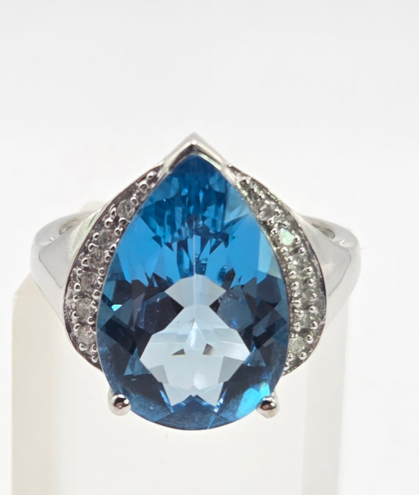 3111 Vintage: 9ct White Gold Blue Topaz & Diamond Cocktail Ring