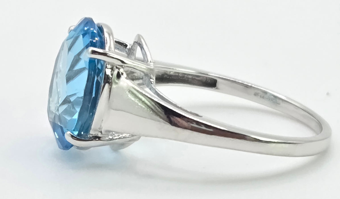 3105 Vintage: 9ct White Gold Swiss Blue Topaz Solitaire Ring
