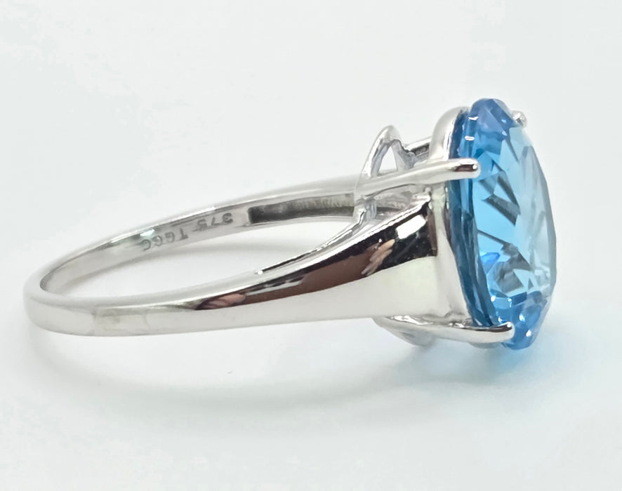3105 Vintage: 9ct White Gold Swiss Blue Topaz Solitaire Ring