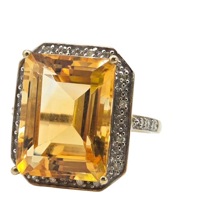 3109 Vintage: 9ct Yellow Gold Citrine & Diamond Halo Cocktail Ring