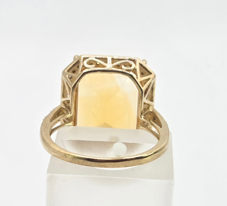 3109 Vintage: 9ct Yellow Gold Citrine & Diamond Halo Cocktail Ring