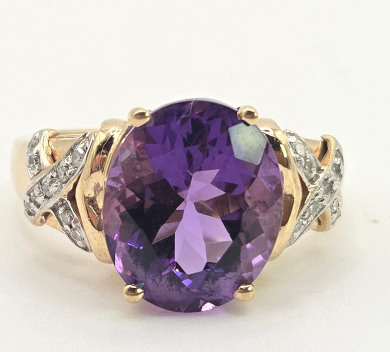 3110 Vintage: 9ct Yellow Gold Amethyst & Diamond Cross Shoulder Ring