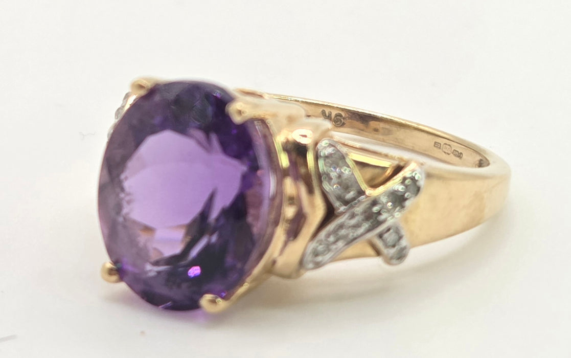 3110 Vintage: 9ct Yellow Gold Amethyst & Diamond Cross Shoulder Ring