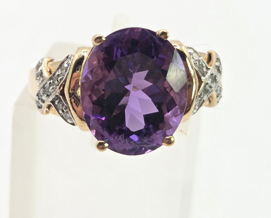 3110 Vintage: 9ct Yellow Gold Amethyst & Diamond Cross Shoulder Ring