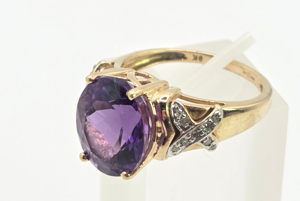 3110 Vintage: 9ct Yellow Gold Amethyst & Diamond Cross Shoulder Ring
