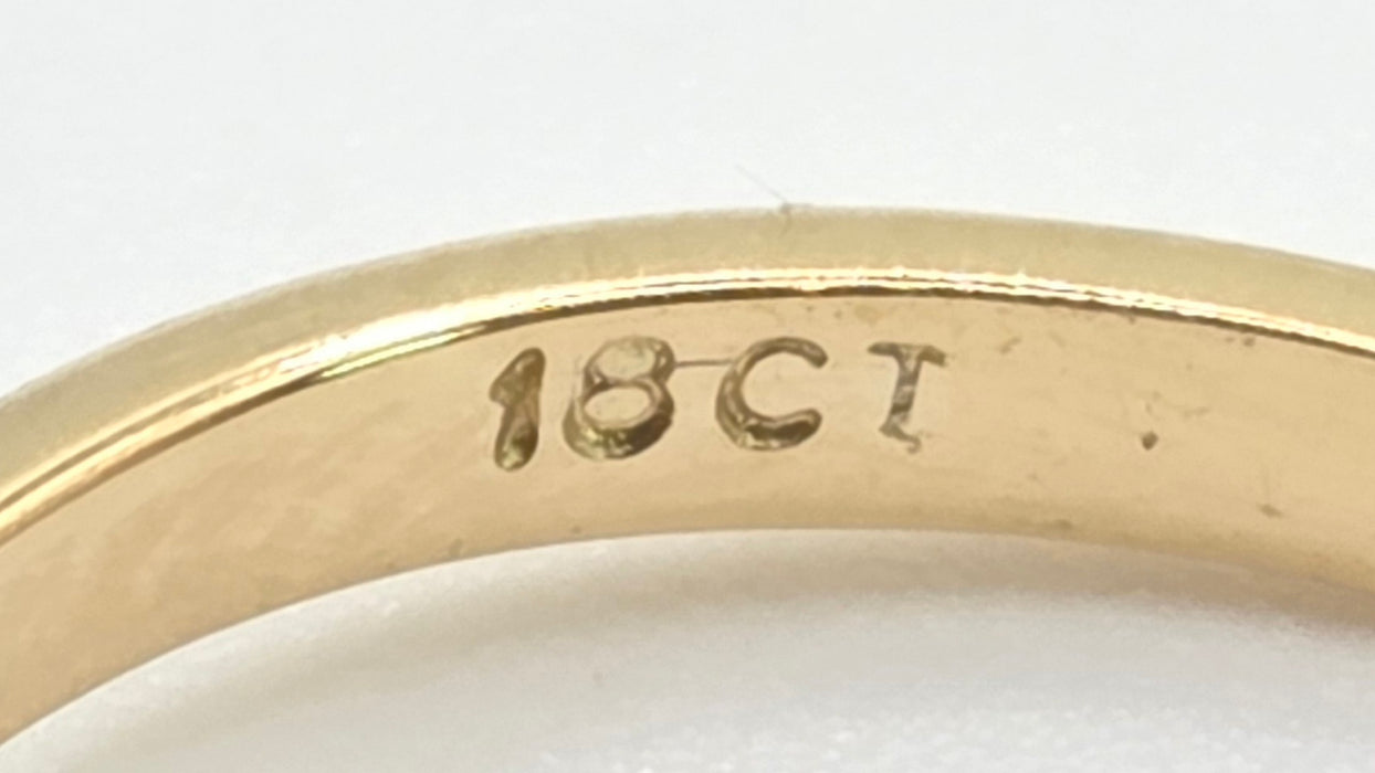 2841 Vintage: 18ct Yellow Gold 0.70ct Diamond Solitaire Ring with Diamond-Set Shoulders