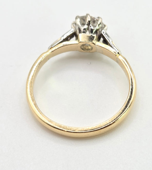 2841 Vintage: 18ct Yellow Gold 0.70ct Diamond Solitaire Ring with Diamond-Set Shoulders