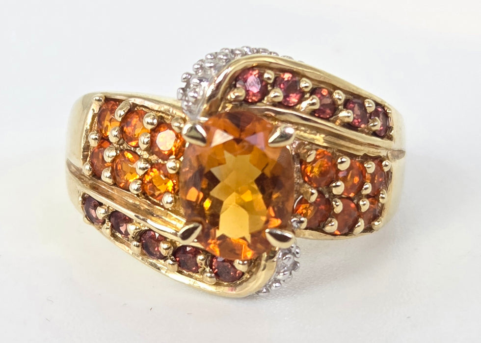 3146 Vintage: 9ct Yellow Gold Citrine & Diamond Crossover Cocktail Ring