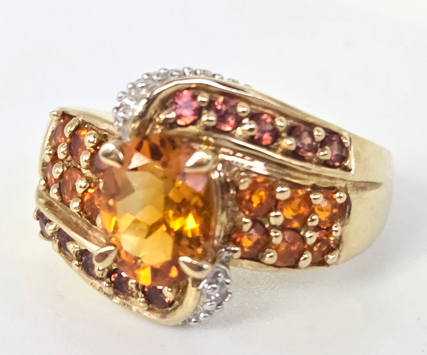 3146 Vintage: 9ct Yellow Gold Citrine & Diamond Crossover Cocktail Ring