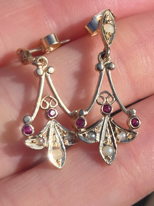 2853: Vintage 9ct Gold Seed Pearls & Rubies Drop Dangle Earrings