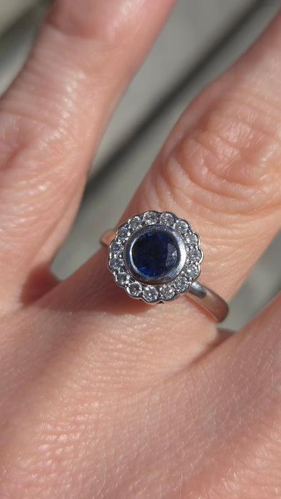 2896: Vintage 18ct White Gold Art Deco Style Blue Sapphire Diamonds Target Ring