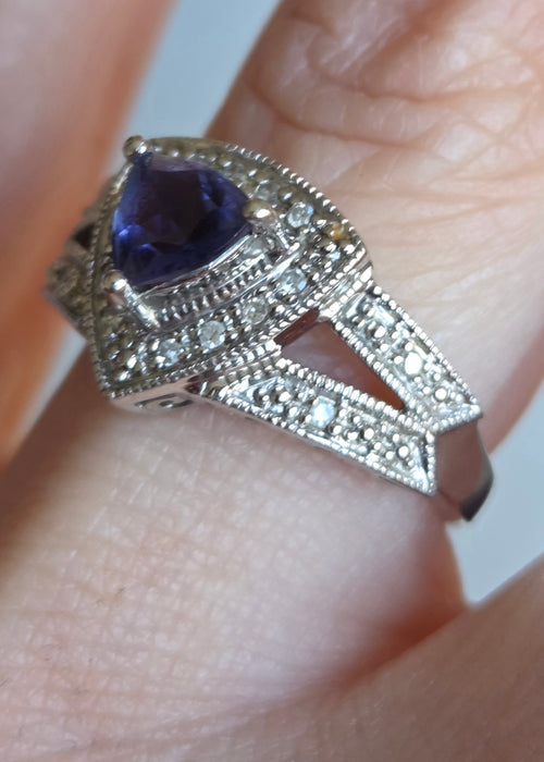 3083: Vintage; 9ct White Gold Trillion- Cut Tanzanite 16 Natural Sparkling Diamonds