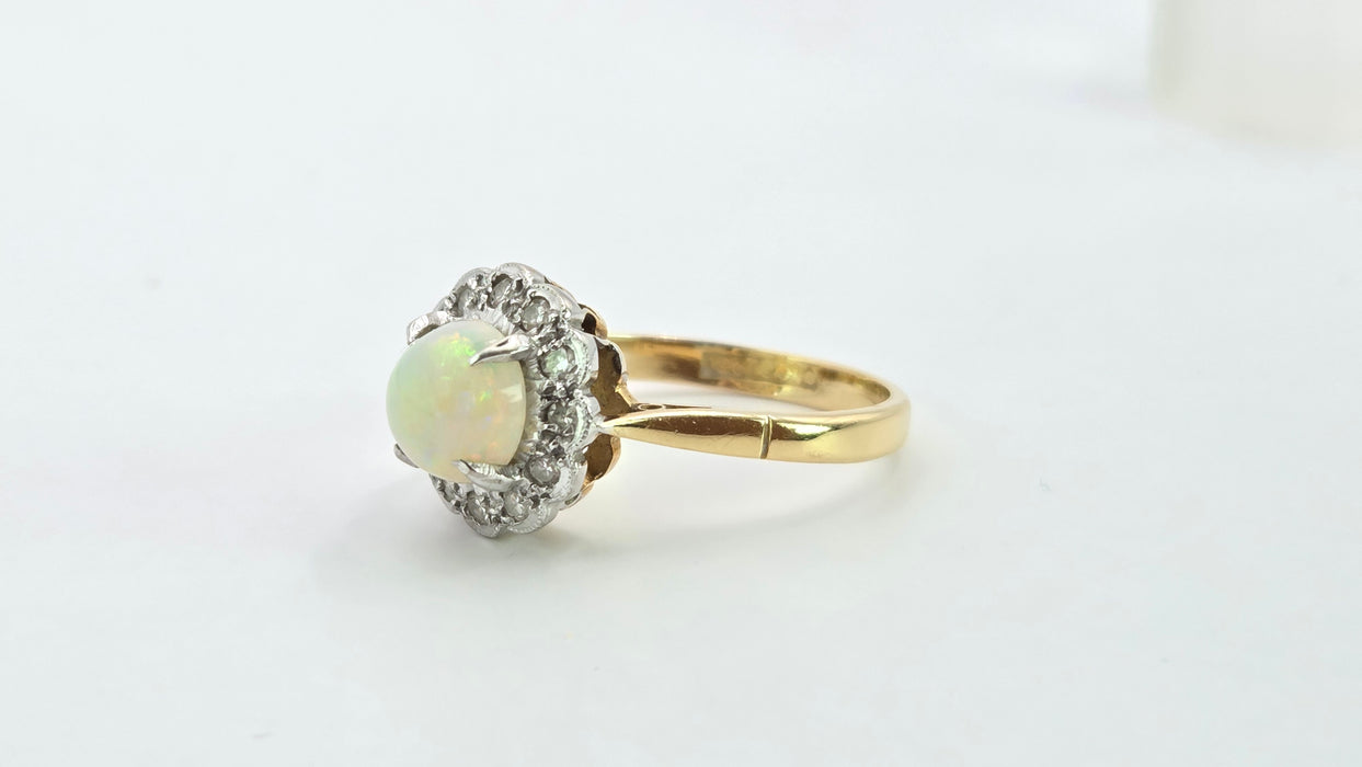 3127 Vintage: 18ct Yellow Gold Opal & Diamond Cluster Ring