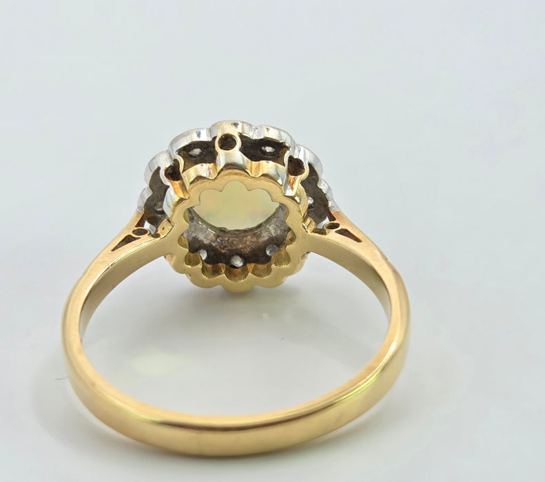 3127 Vintage: 18ct Yellow Gold Opal & Diamond Cluster Ring