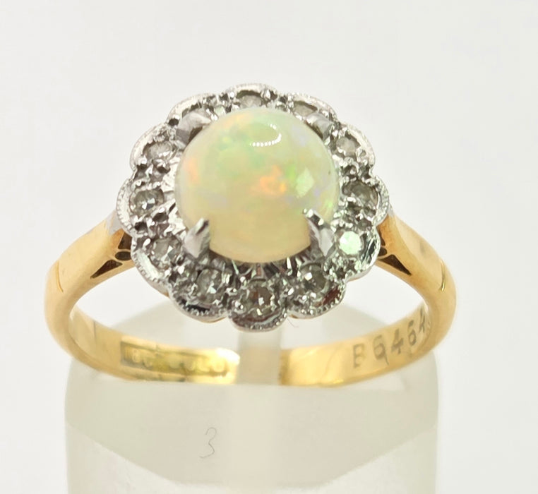 3127 Vintage: 18ct Yellow Gold Opal & Diamond Cluster Ring