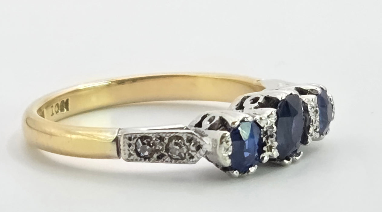 3121 Vintage: 18ct Yellow Gold & Platinum Three-Stone Sapphire & Diamond Ring