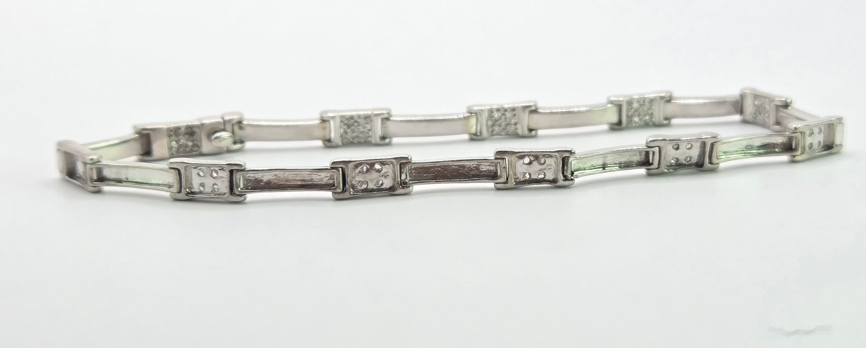 3081 Vintage: 9ct White Gold 44 Diamond Links Bracelet