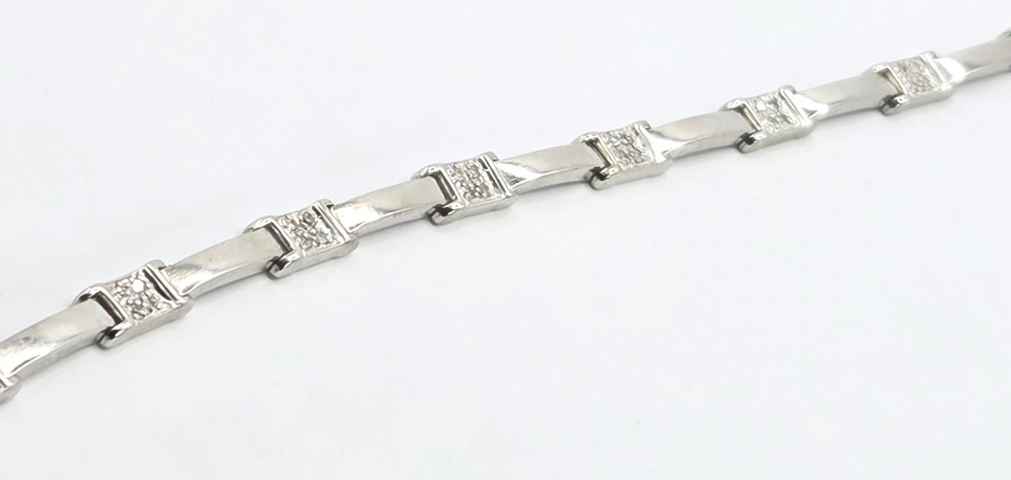 3081 Vintage: 9ct White Gold 44 Diamond Links Bracelet