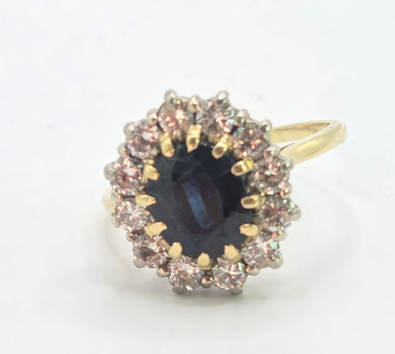 3139 Vintage: 18ct Yellow Gold Sapphire & Diamond Oval Cluster Ring — London 1977