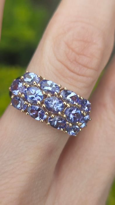 3012 Vintage 9ct Gold Violet Blue Tanzanites Tiered Cocktail Ring