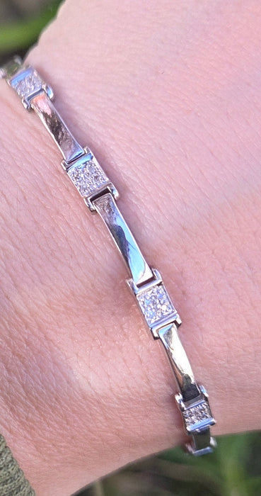 3081 Vintage: 9ct White Gold 44 Diamond Links Bracelet