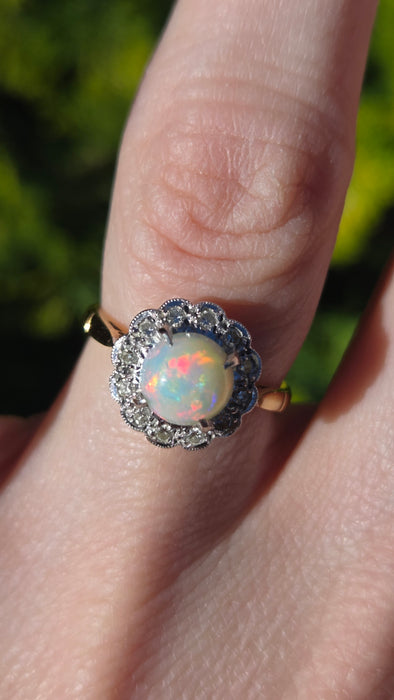 3127 Vintage: 18ct Yellow Gold Opal & Diamond Cluster Ring