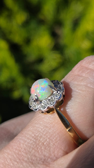 3127 Vintage: 18ct Yellow Gold Opal & Diamond Cluster Ring