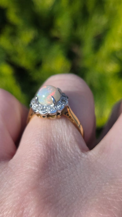 3127 Vintage: 18ct Yellow Gold Opal & Diamond Cluster Ring