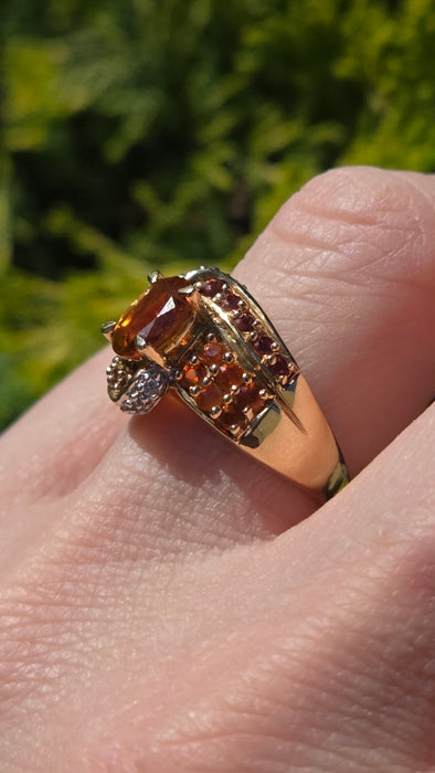 3146 Vintage: 9ct Yellow Gold Citrine & Diamond Crossover Cocktail Ring