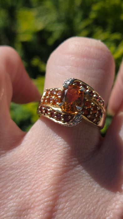 3146 Vintage: 9ct Yellow Gold Citrine & Diamond Crossover Cocktail Ring
