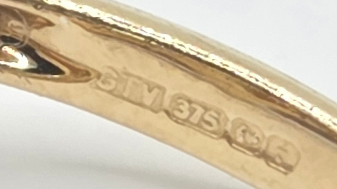 3186 Vintage: 9ct Yellow Gold Citrine Trilogy Ring — From 1977