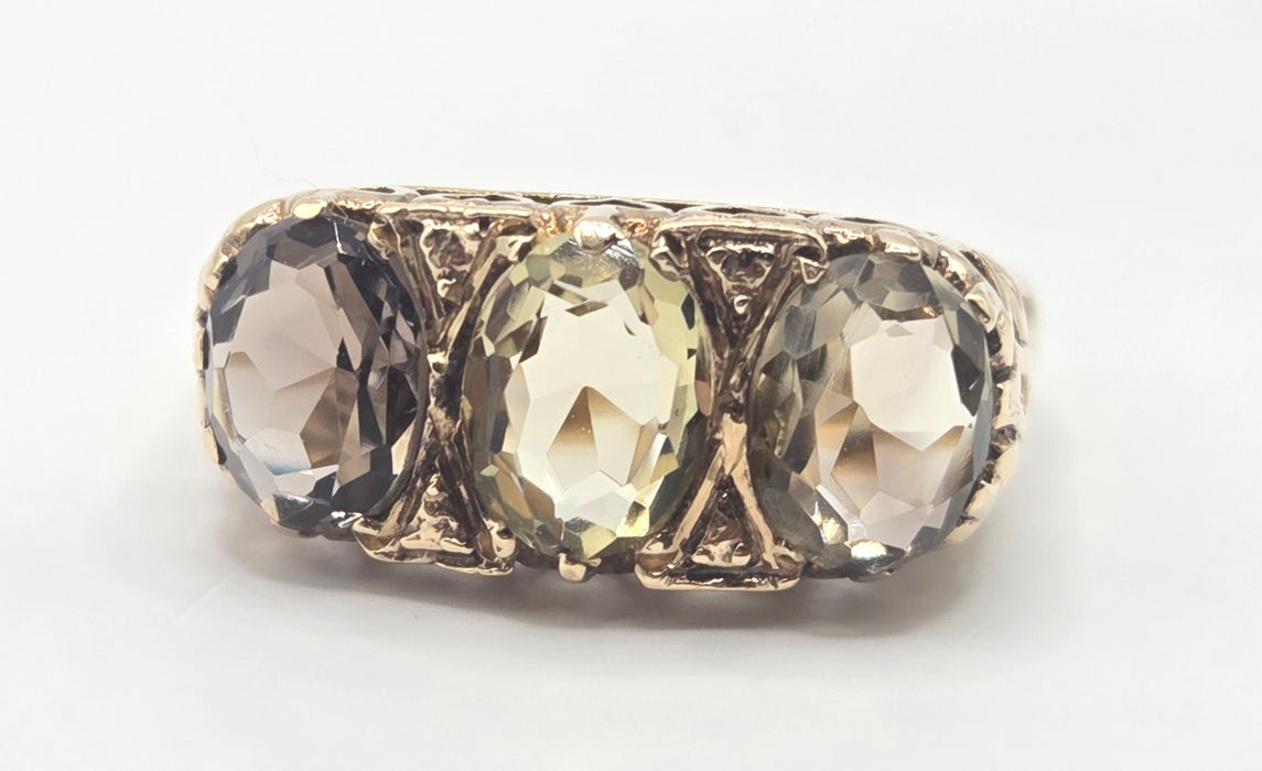 3200 Vintage: 9ct Yellow Gold Green Citrine Trilogy Ring — From 1972