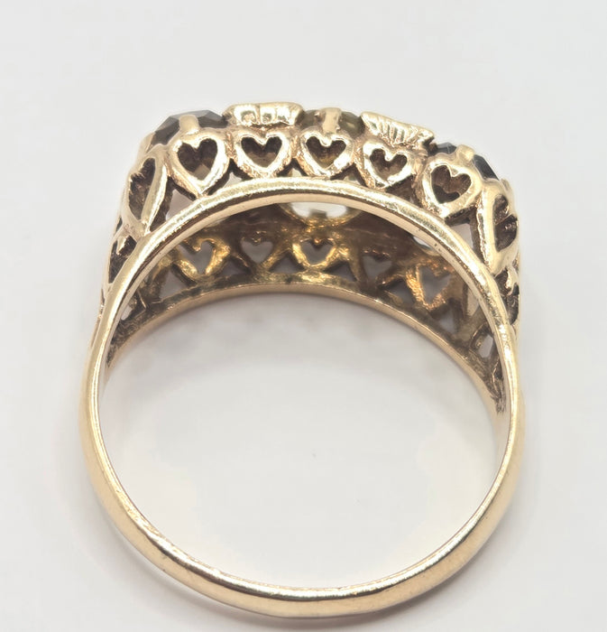 3200 Vintage: 9ct Yellow Gold Green Citrine Trilogy Ring — From 1972